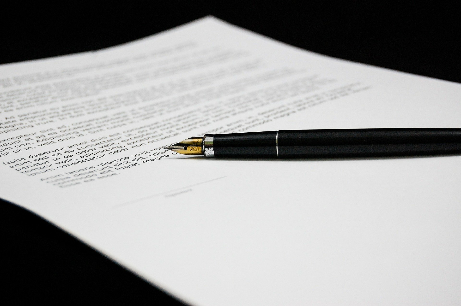 Termination of employment contracts by giving notice